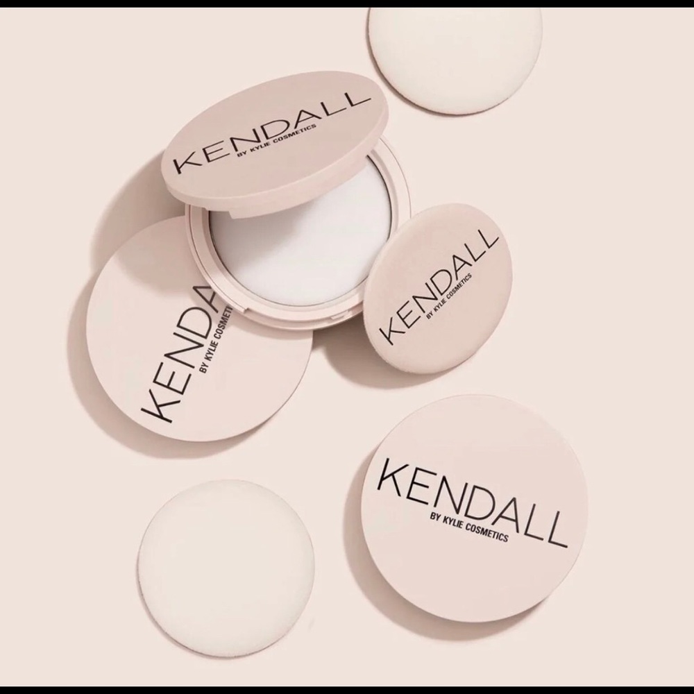 Kendall & Kylie blotting powder